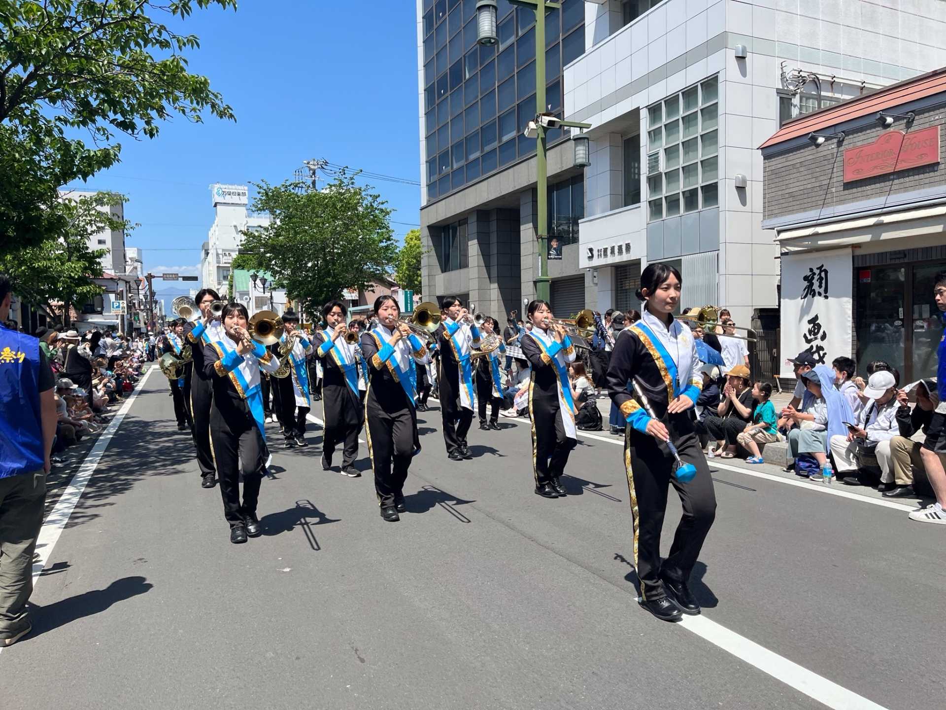 チアダンス部と吹奏楽部が第60回北條五代祭りに参加