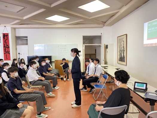 文理コース2年 教育実習生による進路講演会