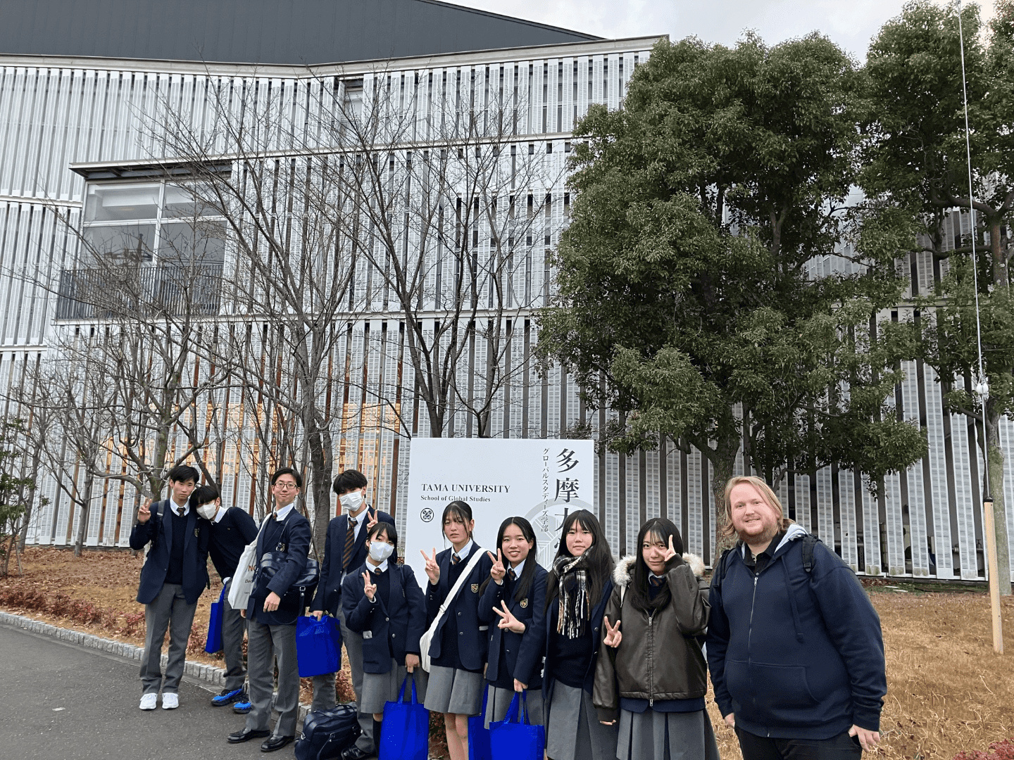 英語部　多摩大学の授業を体験！