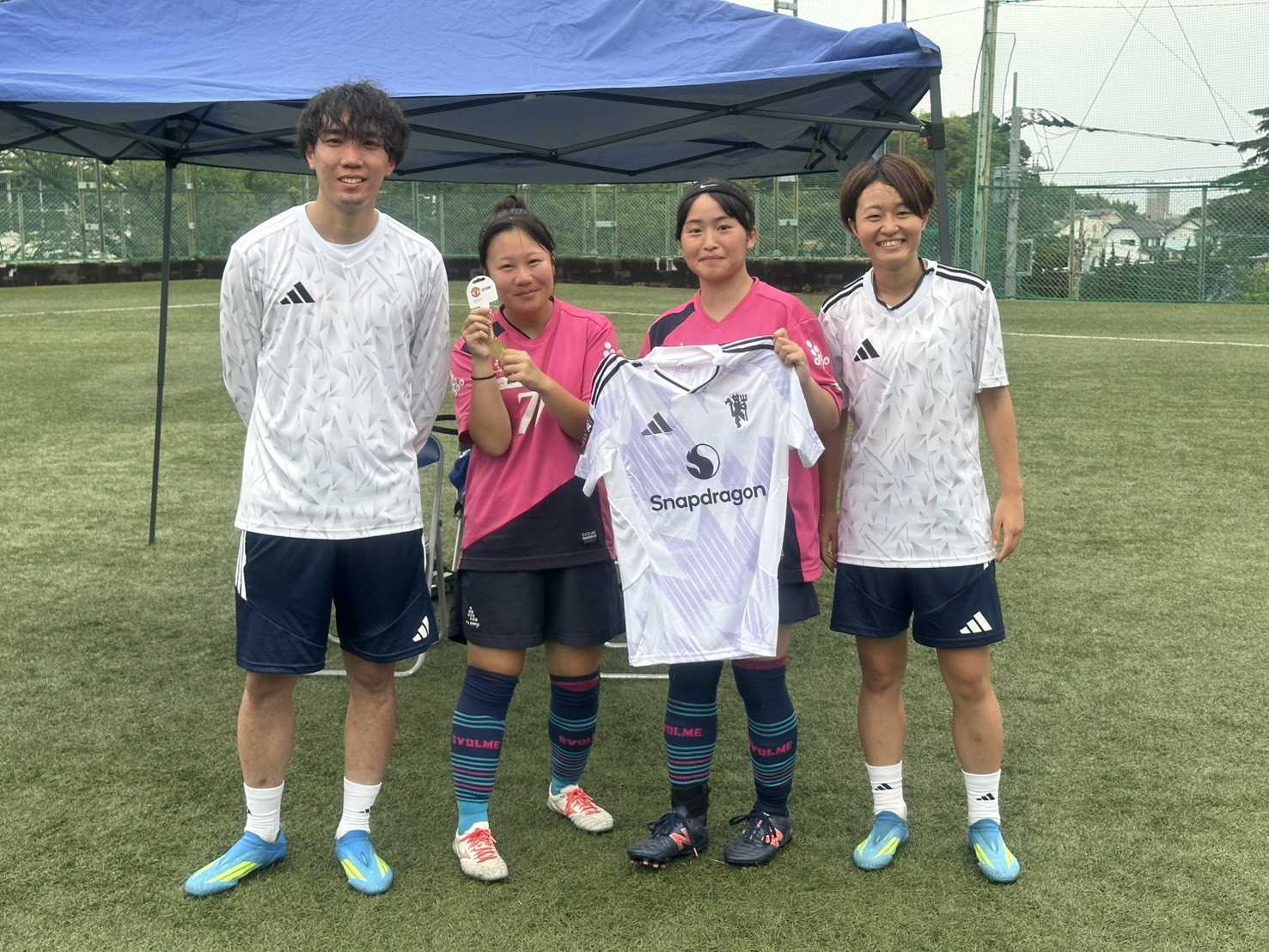 [なでしこジャパン」宮澤ひなた選手と宮澤佳汰選手（兄）が練習試合にサプライズ参加！